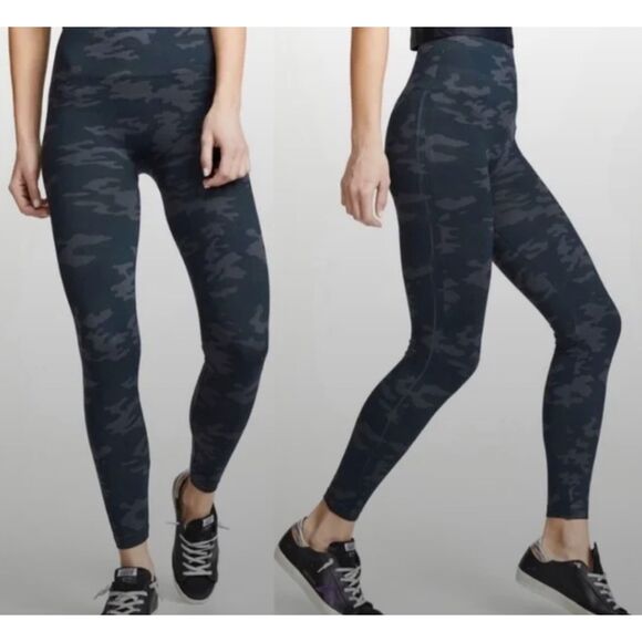 Women SPANX Look At Me Now Seamless Camo Leggings in Black Blue Size Small - Picture 1 of 8
